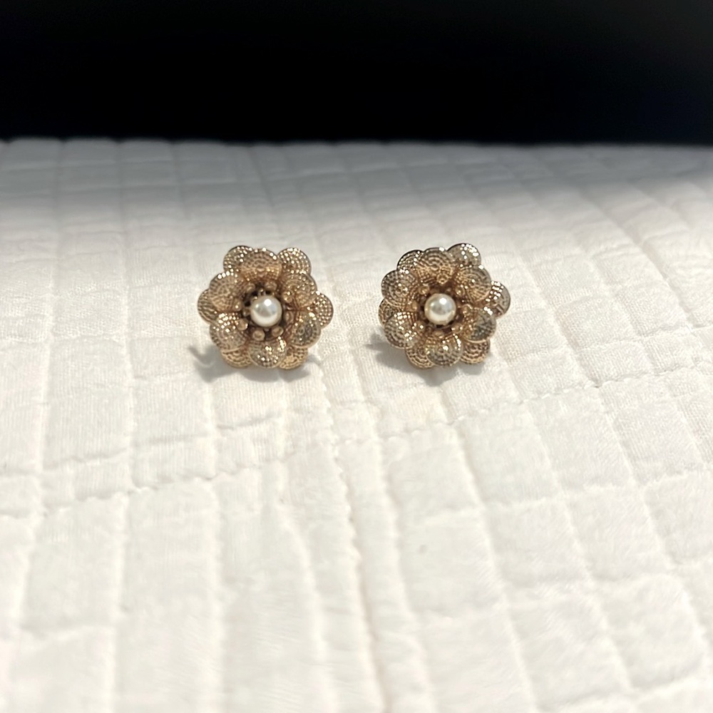 Pearl Gold Flower Earrings